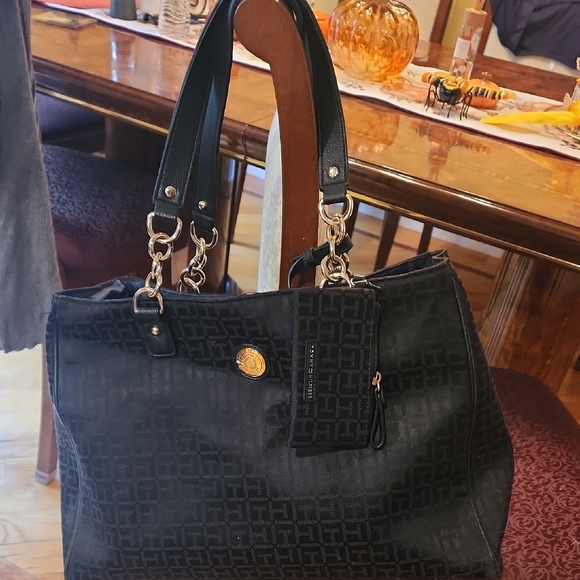 Tommy Hilfiger Black Monogram Tote w/ Gold Accents 🖤✨ - Picture 5 of 5